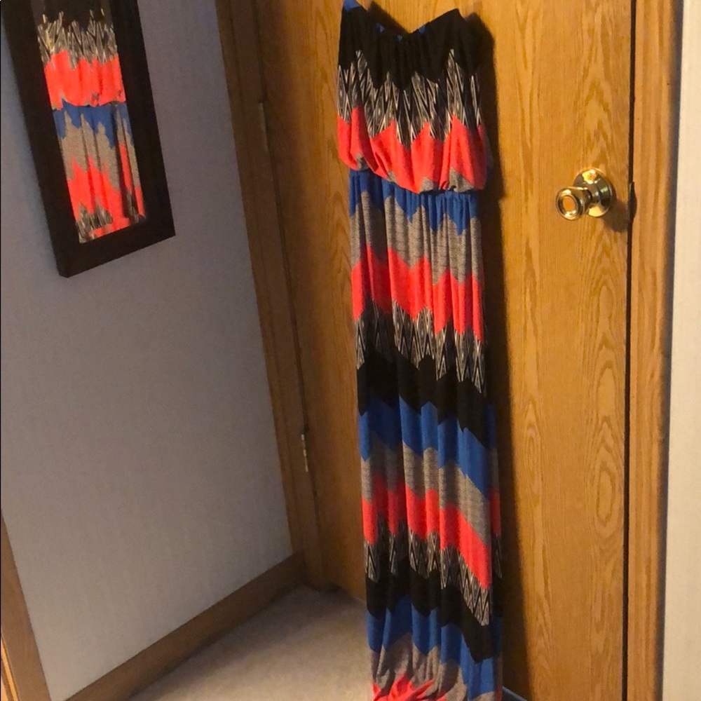 Sleeveless maxi dress